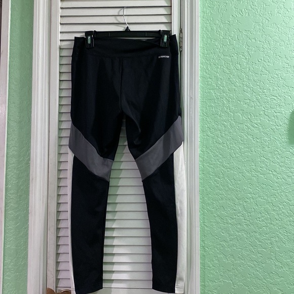 Adidas Women’s Aeroready Black White Gray Colorblock Logo Leggings M - Picture 5 of 10